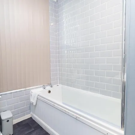 Rio House - 2 Miles From Leeds
