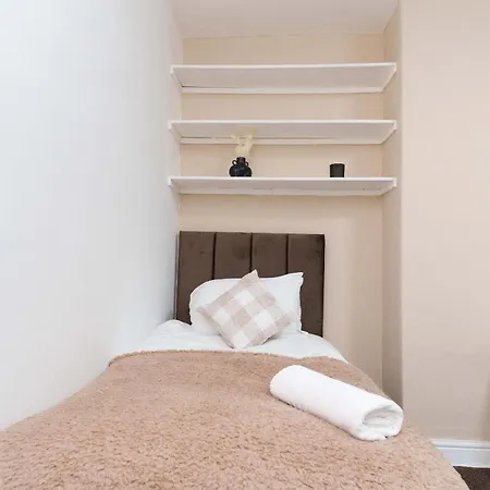 Vakantiehuis Rio House - 2 Miles From Leeds (West Yorkshire)