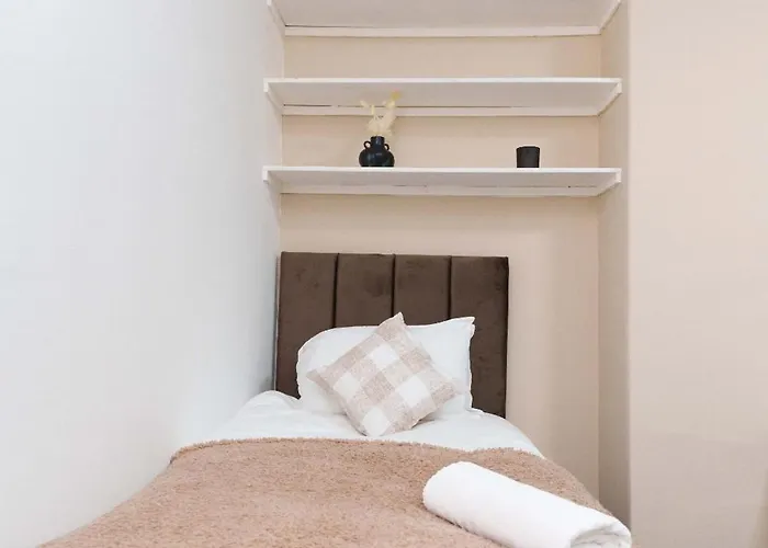 Holiday home Rio House - 2 Miles From Leeds (West Yorkshire)